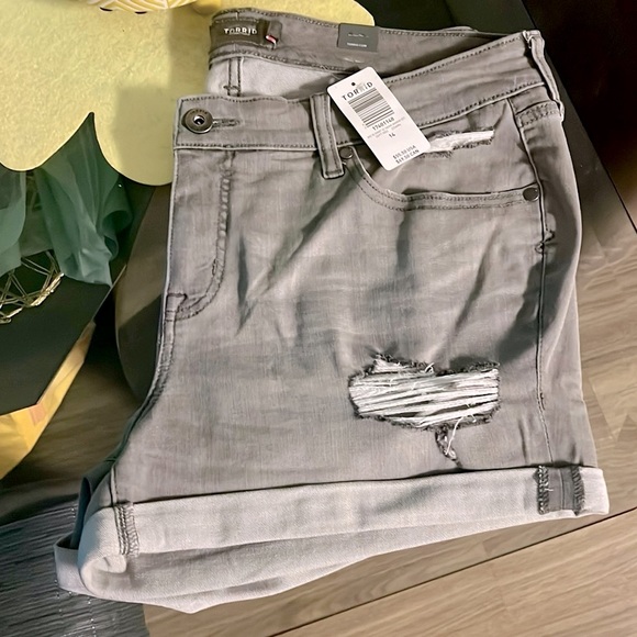 Torrid Shorts - Picture 2 of 5